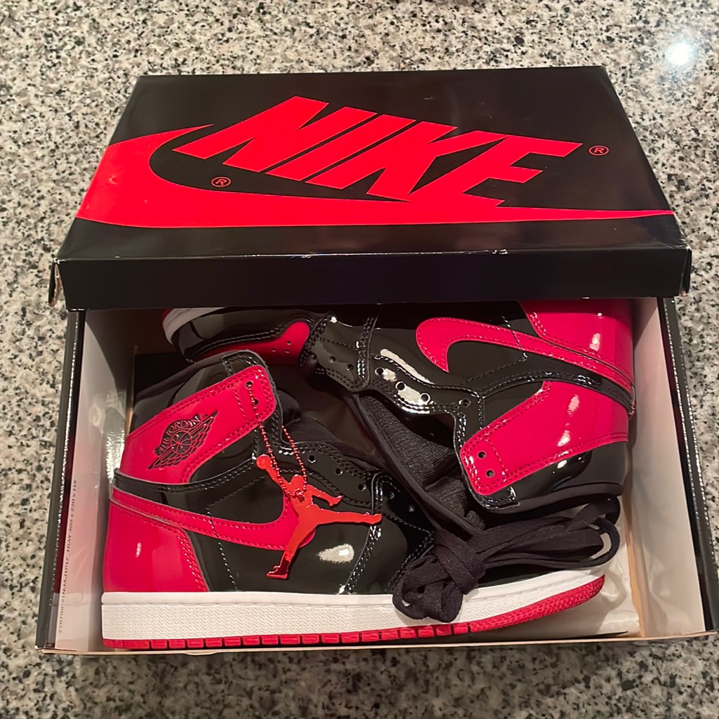 Air Jordan 1 Retro High Og, Black/Varsity Red, Size 7/Women’s 8.5